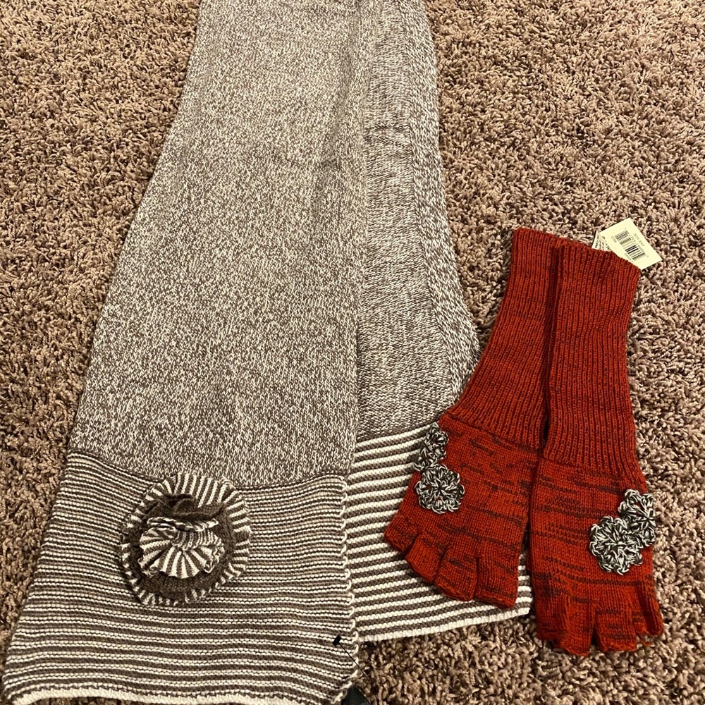 Scarf & Glove set 🧡